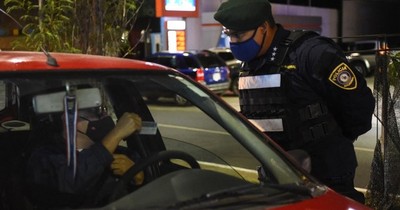 La Nación / “¿De dónde sacan que el ciudadano está obligado a portar cédula?”