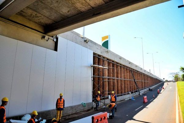 Prosiguen trabajos de revestimiento del multiviaducto de Ciudad del Este - ABC en el Este - ABC Color