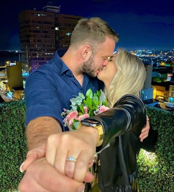 Oky el amor: Edwin Storrer se comprometió