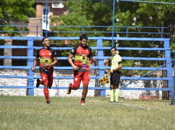 Cristóbal Colón sumó de a tres en el Fortín - APF