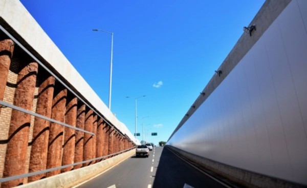 Multiviaducto CDE: montan pantallas de pilotes de seguridad y estética