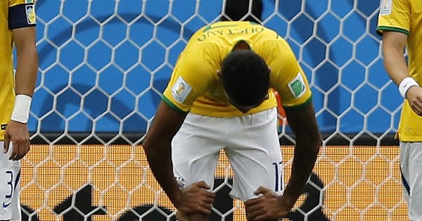 La FIFA sanciona a ocho futbolistas brasileños de la Premier League por no acudir con su selección - SNT