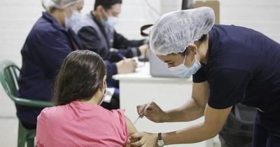 Clínicas aplicará primera dosis a adolescentes vulnerables este sábado