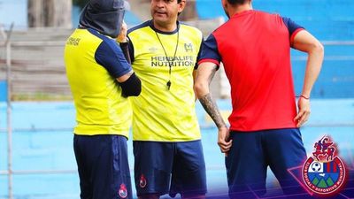 José Cardozo se prepara para su primer clásico en Guatemala