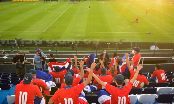 Tigo rinde homenaje a quienes mojaron la camiseta, recibieron el reconocimiento de hinchas y la albirroja, en nombre de todo el país