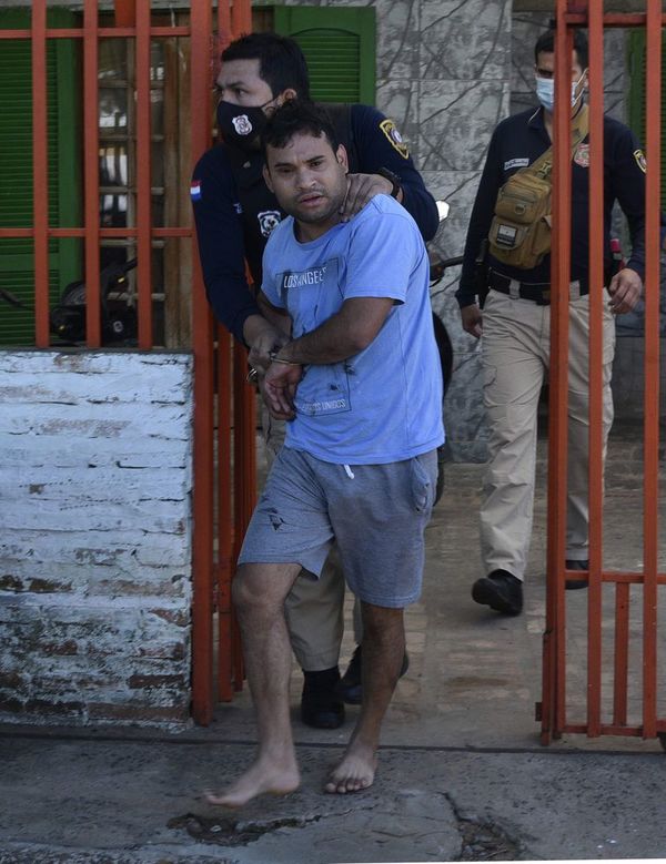 Capturan a presuntos tortoleros en allanamientos simultáneos en el barrio Sajonia de la capital  - Nacionales - ABC Color