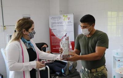 Hemocentro de Clínicas hizo entrega de reconocimiento a donante de plaquetas