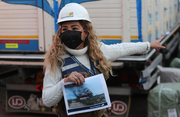 Turba quema un puesto de control de la Aduana boliviana fronterizo con Argentina - MarketData