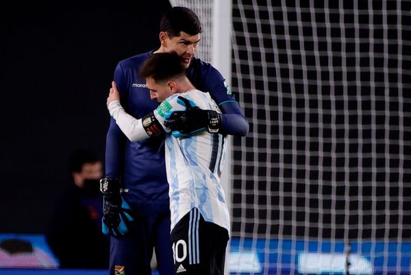 Las lágrimas de un nuevo rey: Lionel Messi lloró la noche que superó al mítico Pelé