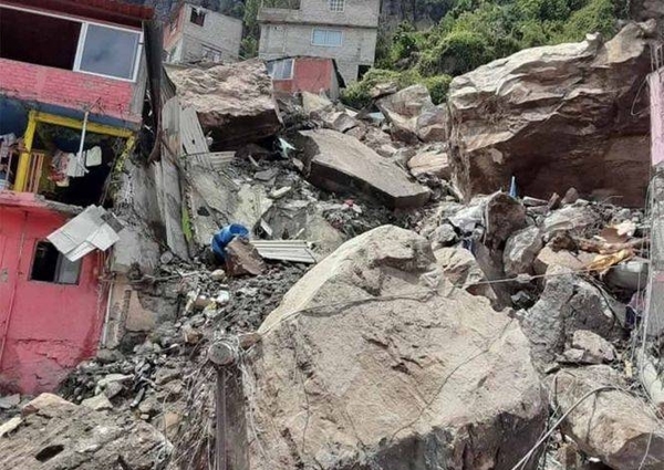 Diario HOY | Deslave de cerro deja un muerto y 10 desaparecidos en el centro de México