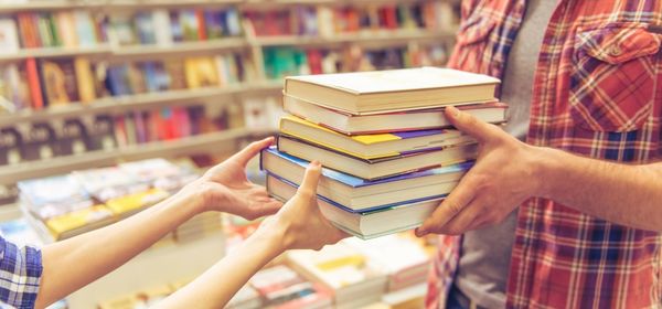 Emprendedor se dedica a vender libros en su tiempo libre | Ñanduti