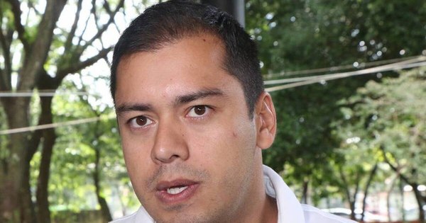 La Nación / Prieto premió con millones a hijo de concejala zacariísta