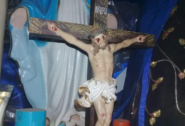Crónica / CONMOCIÓN Y FE. Jesús Crucificado lloró sangre en Caaguazú