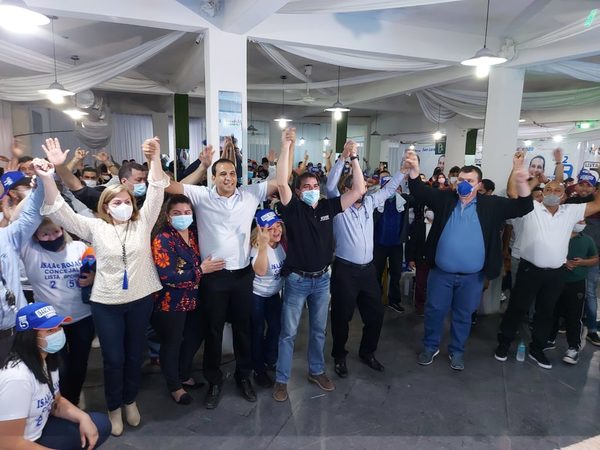Isaac Rojas recibió importante apoyo a su candidatura a concejal » San Lorenzo PY