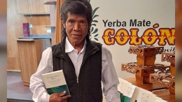 Nativo publicó libro sobre pohã ñana para más de 80 enfermedades
