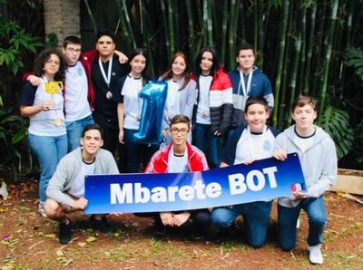 Equipo Mbarete BOT de CDE compite en olimpiadas de robótica First Global - La Clave