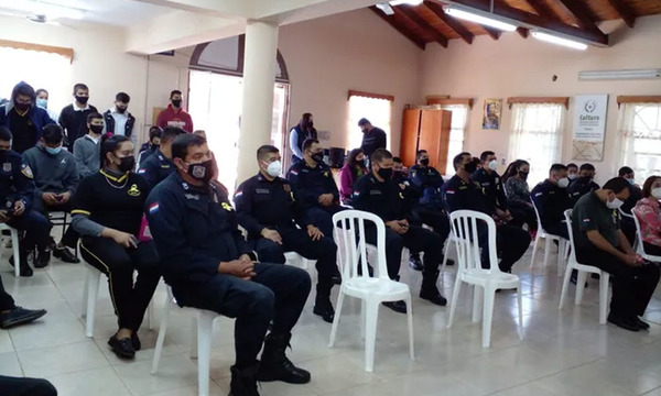 Misiones: Brindan charla para prevenir el suicidio a agentes policiales - OviedoPress