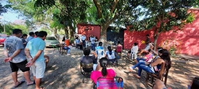 Diario HOY | Es el momento de las reuniones al aire libre sin tapabocas, según Salud
