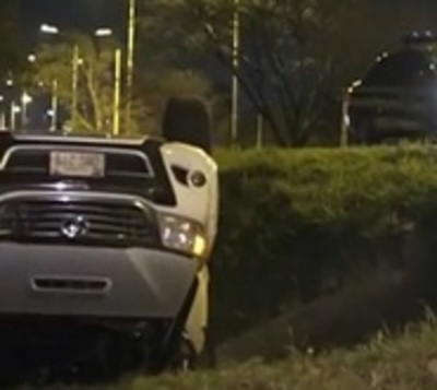 Cayó a una zanja a metros de barrera - Paraguay.com