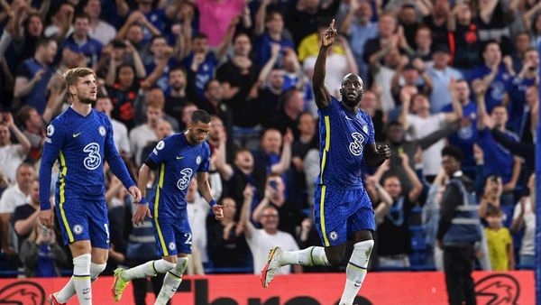 Romelu Lukaku se estrena con doblete en Stamford Bridge