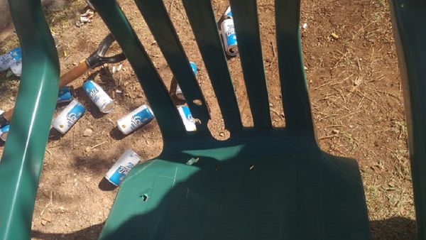 Dos hombres se matan entre sí en medio de una ronda de tragos