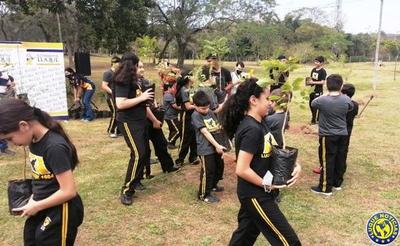 “Luque Verde”: Arborizan predio de Cooperativa Luque con 100 plantas nativas •