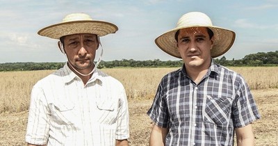 La Nación / Lluvias entusiasman a productores que inician la siembra de la soja