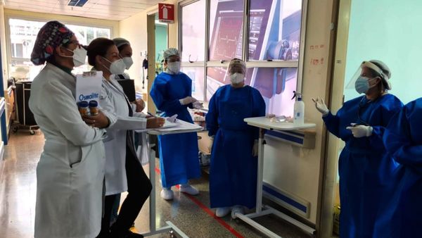 Para médicos en contingencia Covid, no hay baja de guardia