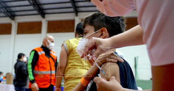 La Nación / Más de 1.000 adolescentes fueron vacunados en la SND
