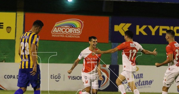 La Nación / River celebra en Luque