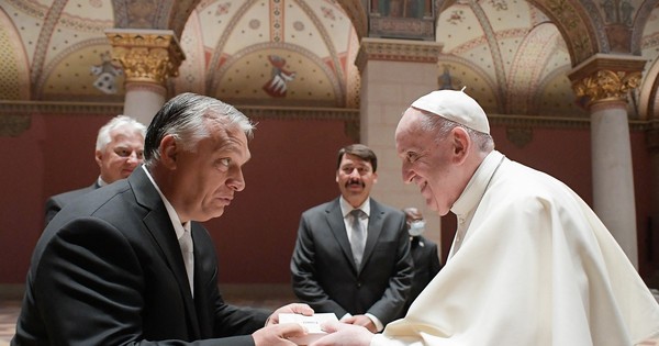 La Nación / El papa Francisco en Hungría advierte sobre “amenaza” del antisemitismo