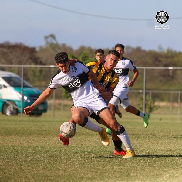 Sub 17: Olimpia y Libertad siguen invictos - Fútbol - ABC Color