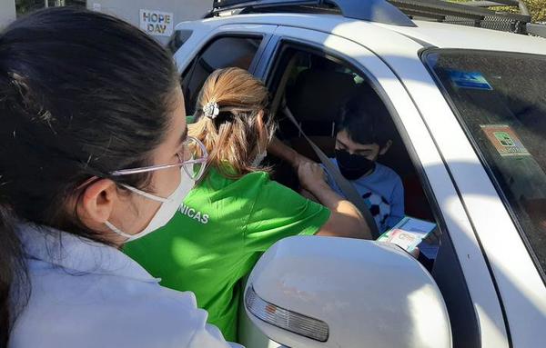 Unos 300 adolescentes con comorbilidades fueron vacunados en Clínicas