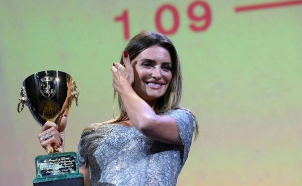 Penélope Cruz gana la Copa Volpi a Mejor Actriz en Venecia
