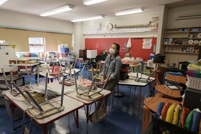 Las escuelas de la ciudad de Nueva York reabren a una mezcla de miedo y alivio - El Independiente