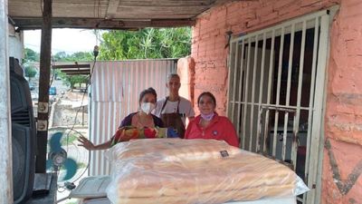 Realizan pollada a beneficio de la joven que cayó del bus tras asalto