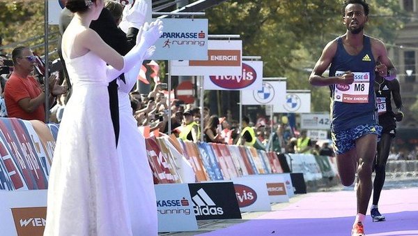 Ganador de la maratón de Viena descalificado por usar zapatos prohibidos - El Independiente