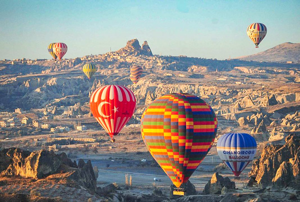 Empresario turco proyecta millonaria inversión para impulsar turismo en globo aerostático