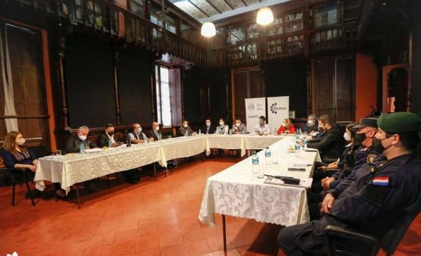 Diario HOY | Cultura presenta plan de acción para la puesta en valor y salvaguardia de plazas asuncenas