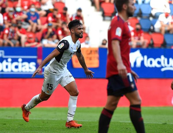 Gol de Omar Alderete en goleada del Valencia - Fútbol Internacional - ABC Color
