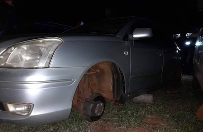 Diario HOY | Aprovecharon festejo de ANR para llevarse hasta ruedas de auto frente a seccional