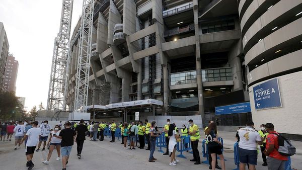 El Santiago Bernabéu reabre con emoción 560 días después