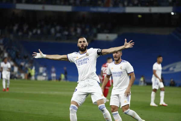 Con un Benzema fantástico, Real Madrid termina goleando a Celta