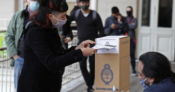 La Nación / La oposición gana las PASO en Argentina