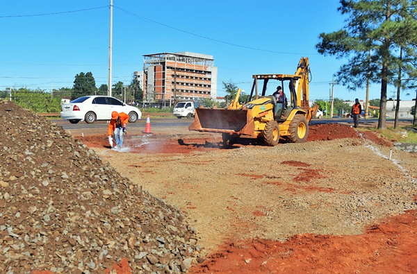 Construyen las primeras intersecciones de desvío para solución vial en el km 7 de CDE