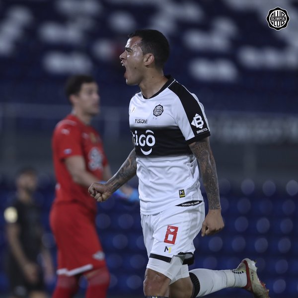Olimpia superó por 3-0 a Libertad en el cierre de la octava fecha.