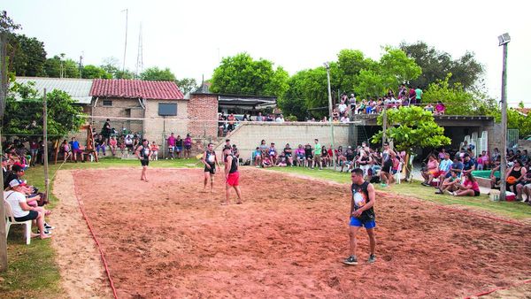 Torneo de vóley gay fue un éxito: "Detrás de nosotros hay mucha gente, nuestras familias, amigos"