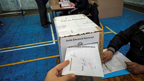 Gobierno de Argentina sufre dura derrota en primarias legislativas