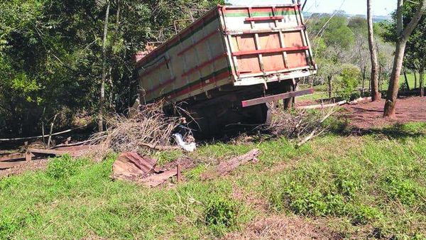 Adolescente arrolló con camión a su hermanito