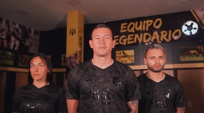Kyrios convierte residuos plásticos en pasión y los plasma en la camiseta aborigen
